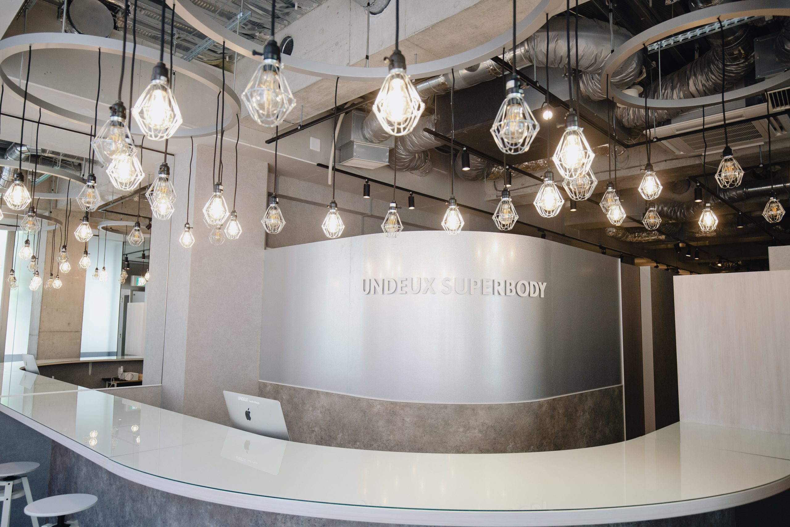 UNDEUX SUPERBODY レビュー